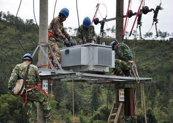 橋頭溢灃包裝材料廠新裝一臺200變壓器安裝工程